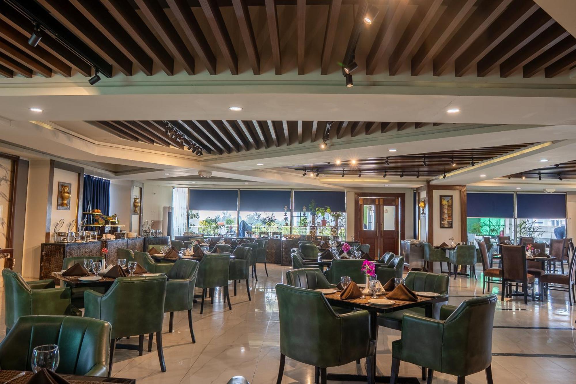 Legend Hotel Islamabad Extérieur photo